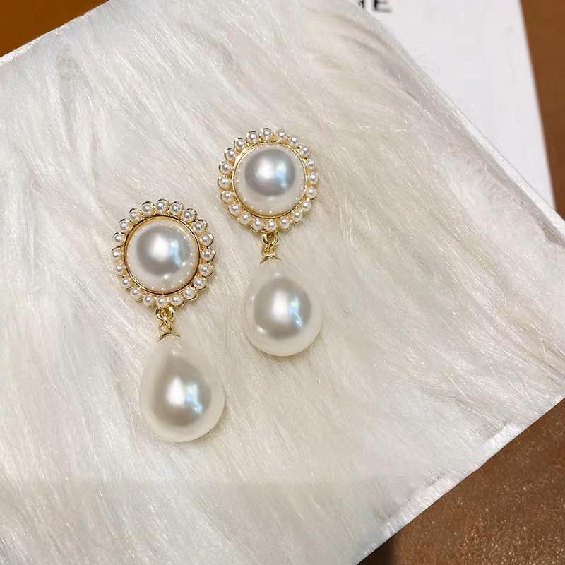 Hoa tai đính hạt cổ điển - Arora boutique