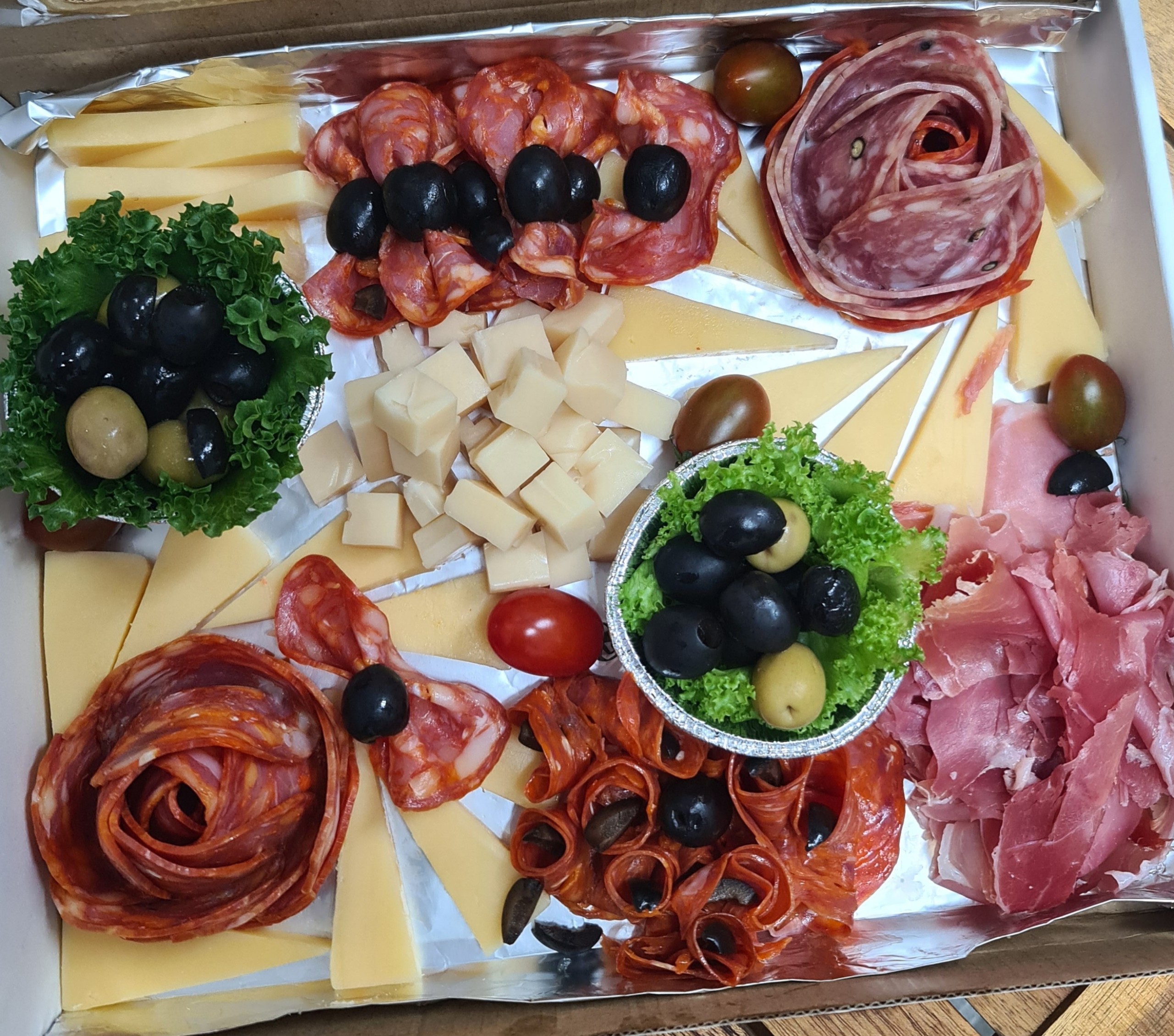 Xúc xích Salchichon + Chorizo Casademont 100g
