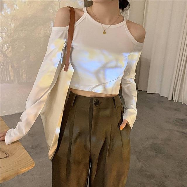 Áo croptop cổ yếm hở vai cá tính