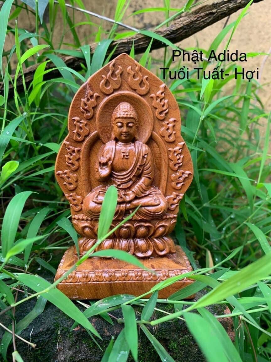 Tượng phật bản mệnh ,phật adi đà tuổi  bằng gỗ bách xanh thơm nức kt 15×8×4cm