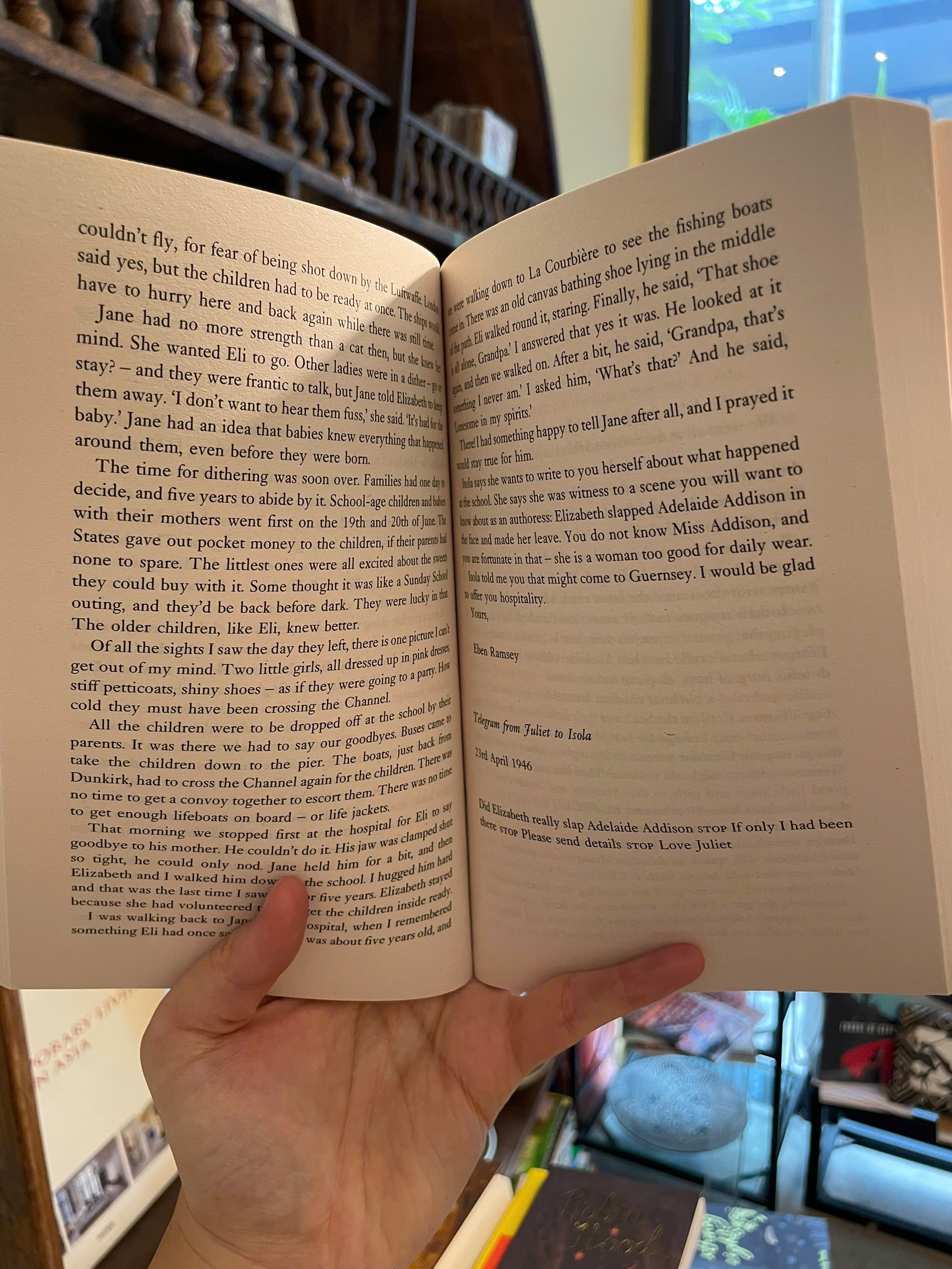 Sách - The Guernsey Literary and Potato Peel Pie Society by Mary Ann Shaffer - Classics/Fiction