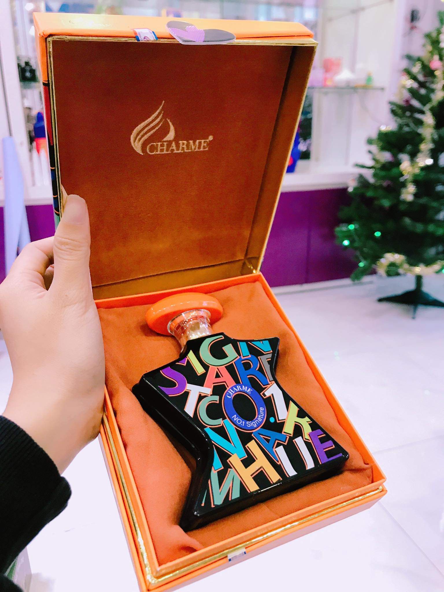 Nước hoa unisex cao cấp Charme N0.1 Signature 15ml lưu hương lâu với mùi hương ấm nồng mạnh mẽ lại dịu dàng