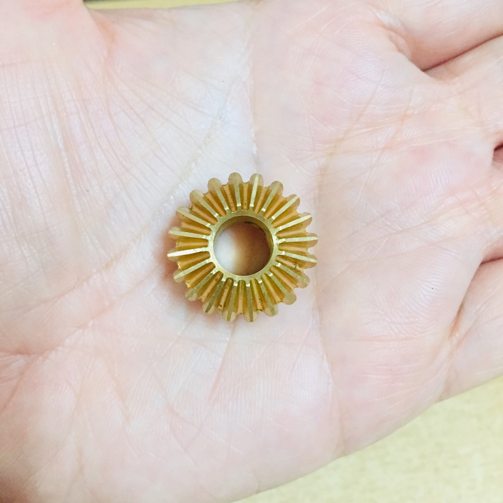 Bánh răng côn bằng đồng 20 răng lỗ trục 8mm bộ truyền đảo chiều 90 độ 1 bánh răng lái 034