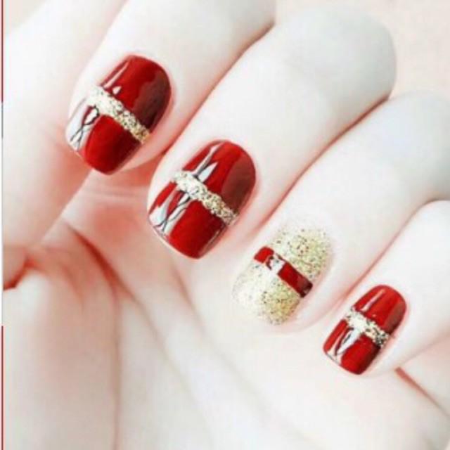 Bộ 24 móng tay giả kèm keo + miếng dán sale giá rẻ