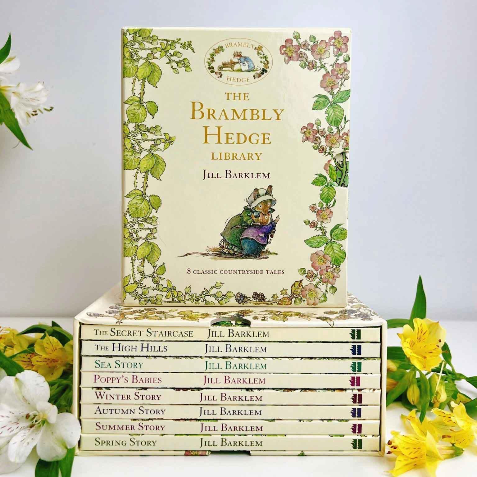 THE BRAMBLY HEDGE LIBRARY COLLECTION -8Q Bìa cứng bản tiếng anh kèm  hộp đựng