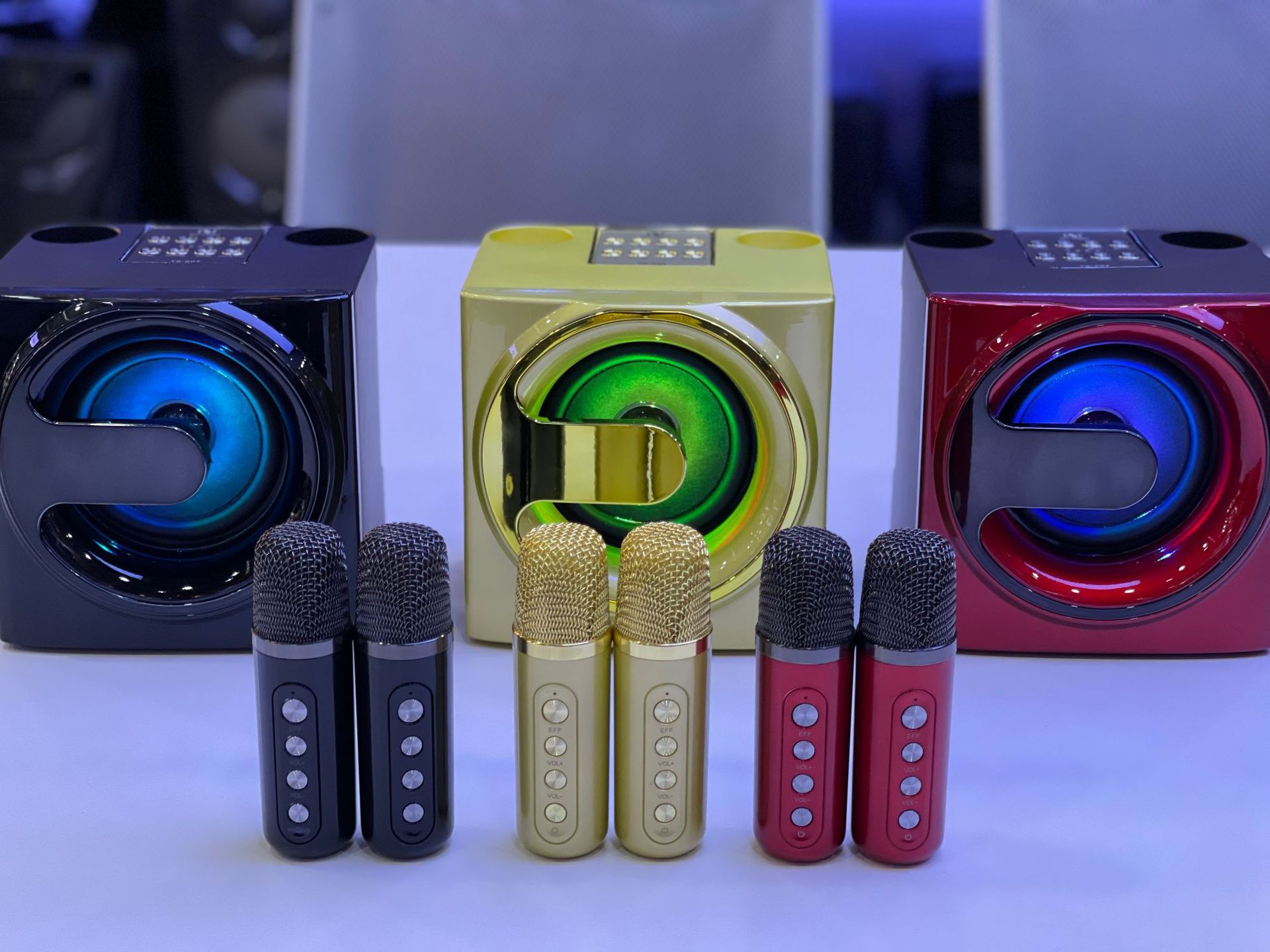 Loa Karaoke Bluetooth YS-207 Kèm 2 Micro Không Dây
