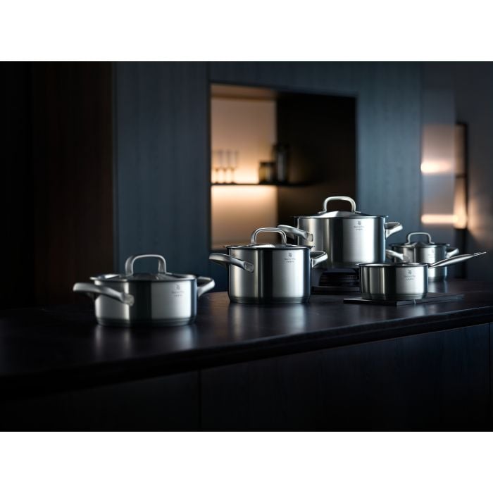 Bộ Nồi 5 Món WMF GOURMET PLUS Chất Liệu Cromargan 18/10 Cao Cấp, Có Vạch Chia Dung Tích, Dùng Được Cho Bếp Từ-0720556030