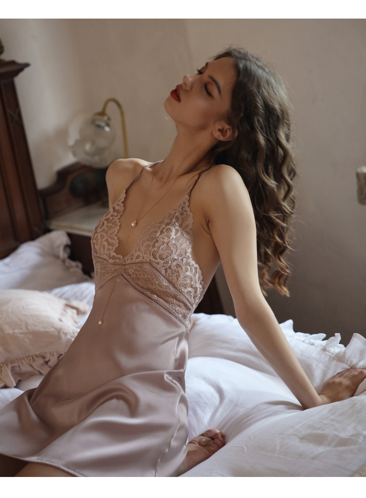 Váy ngủ lụa 2 dây ngực ren