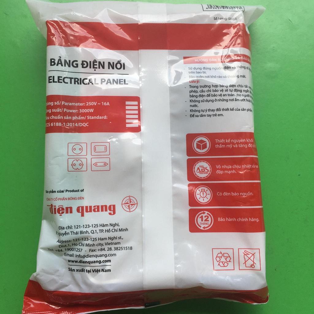 Bảng điện nổi V2/V3 Điện Quang ĐQ FEP 32W 02S - màu trắng, 3 lỗ 2 chấu, 2/3 công tắc