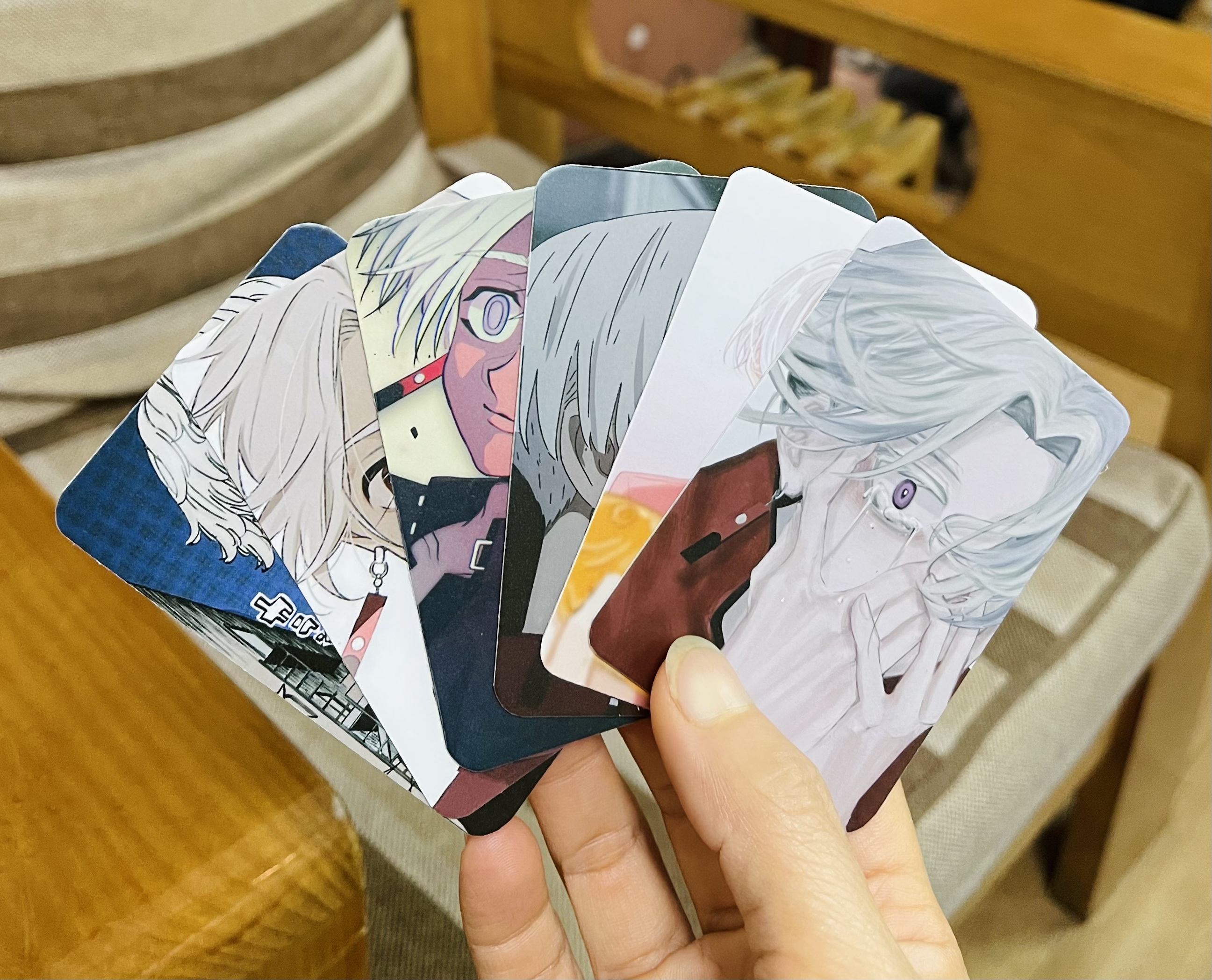 Card bo góc Agatsuma zenitsu 6 ảnh khác nhau/Thẻ card Agatsuma zenitsu anime kimetsu no yaiba