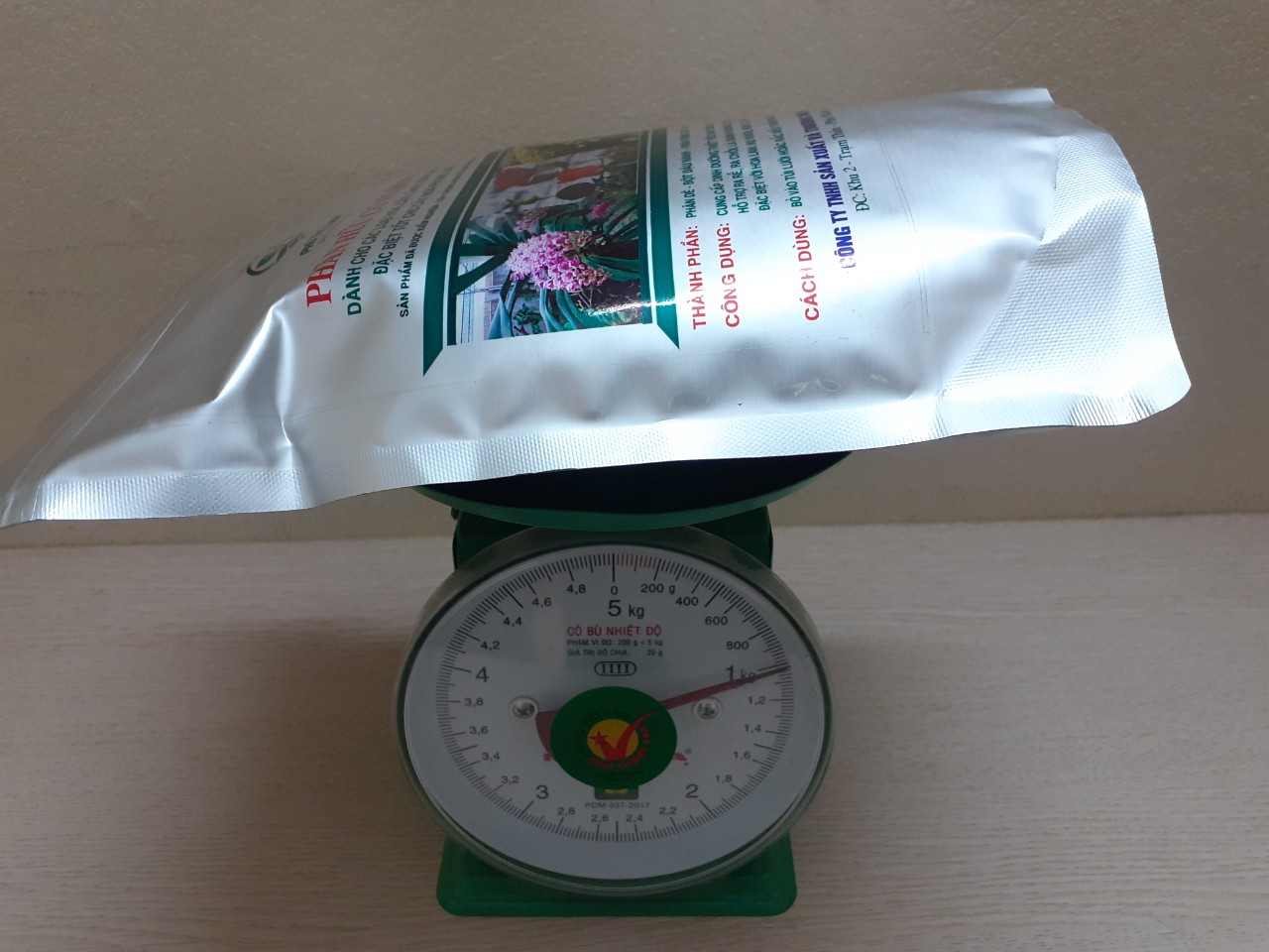 GÓI 1KG PHÂN HỮU CƠ VI SINH - DÀNH CHO CÁC LOẠI HOA, CÂY CẢNH, RAU SẠCH... ĐẶC BIỆT TỐT CHO HOA PHONG LAN