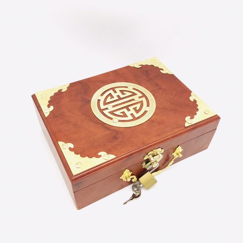 Hộp đựng trang sức. Con dấu SIZE TO 26CM