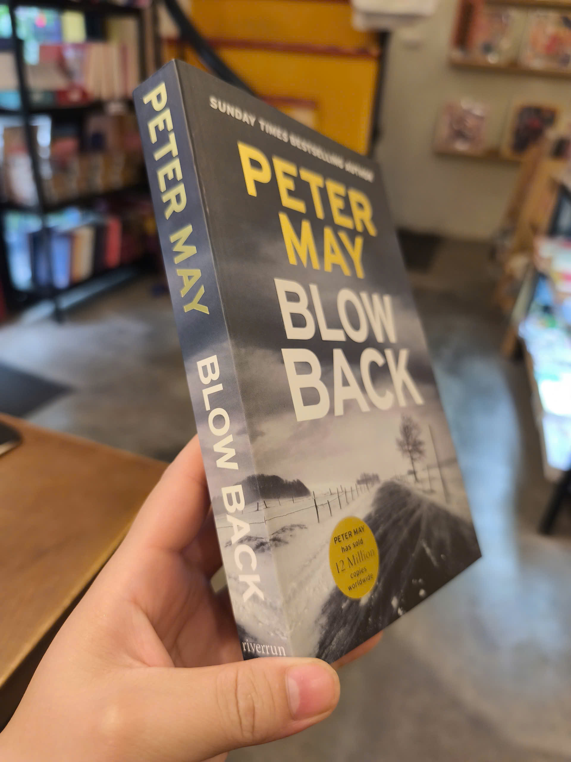 Sách - Blowback by Peter May | Mystery / Crime / Ngoại văn Nhập khẩu UK / Trinh thám Tiếng Anh