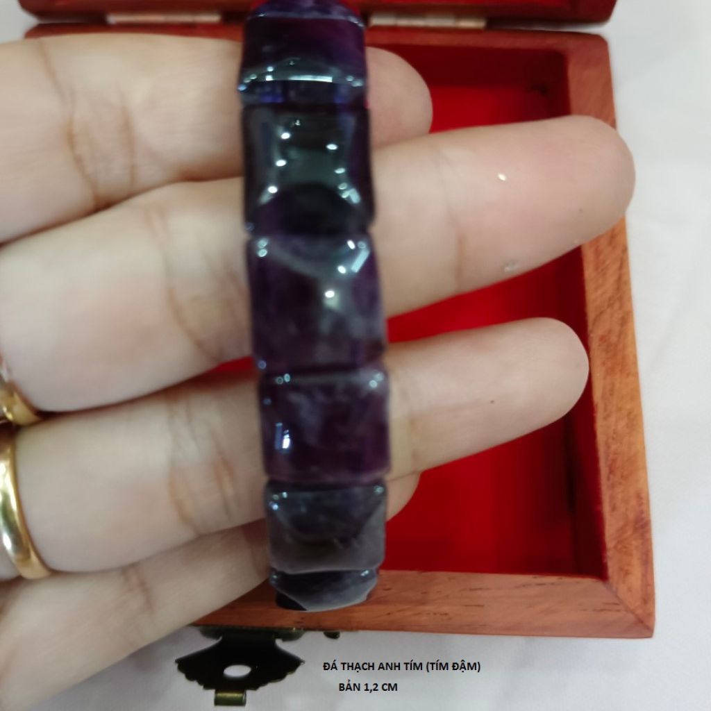 Vòng đá Thạch Anh tím - Hợp mệnh Hỏa - Thổ. To bản vòng 1.2cm, được luồn 2 hàng dây song song chắc chắn