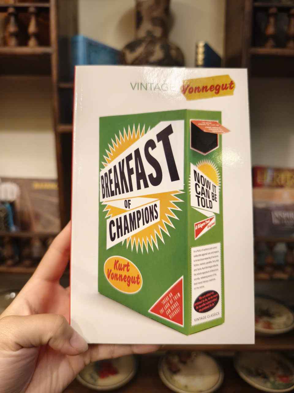 Sách - Breakfast of Champions by Kurt Vonnegut | Vintage Classic Science Fiction English Book