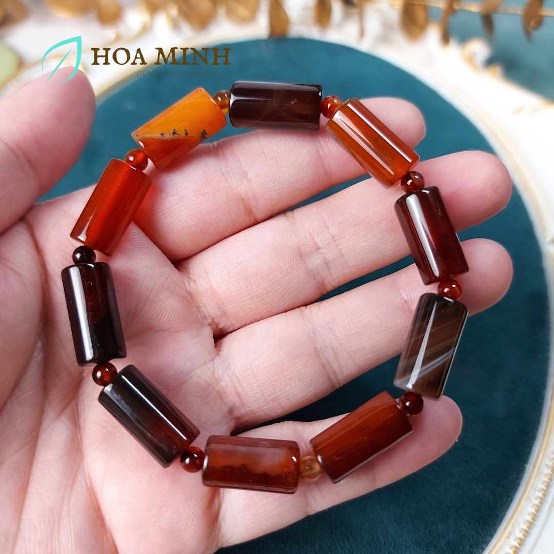 Vòng tay phong thủy đá Mã Não ảo mộng (dreamy agate) kiểu lu thống dài size 8.3 x 16mm dài xen kẽ viên tròn, phong cách độc đáo thời trang