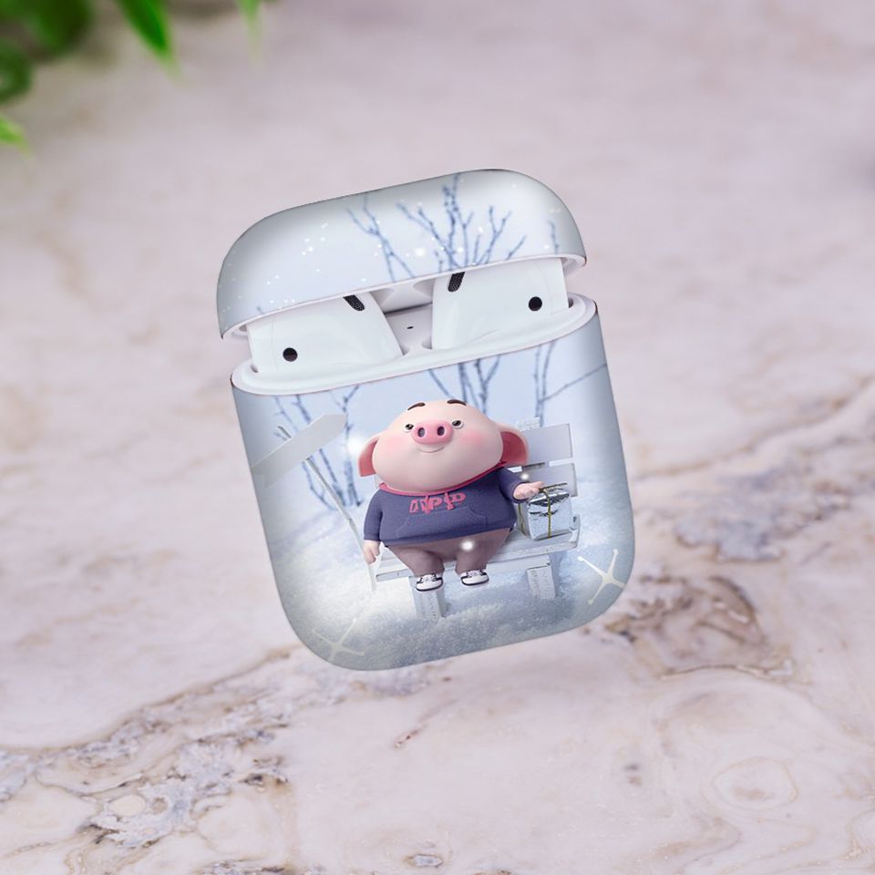 Miếng dán skin chống bẩn cho tai nghe AirPods in hình Heo con dễ thương - HEO2k19 - 012 (bản không dây 1 và 2)