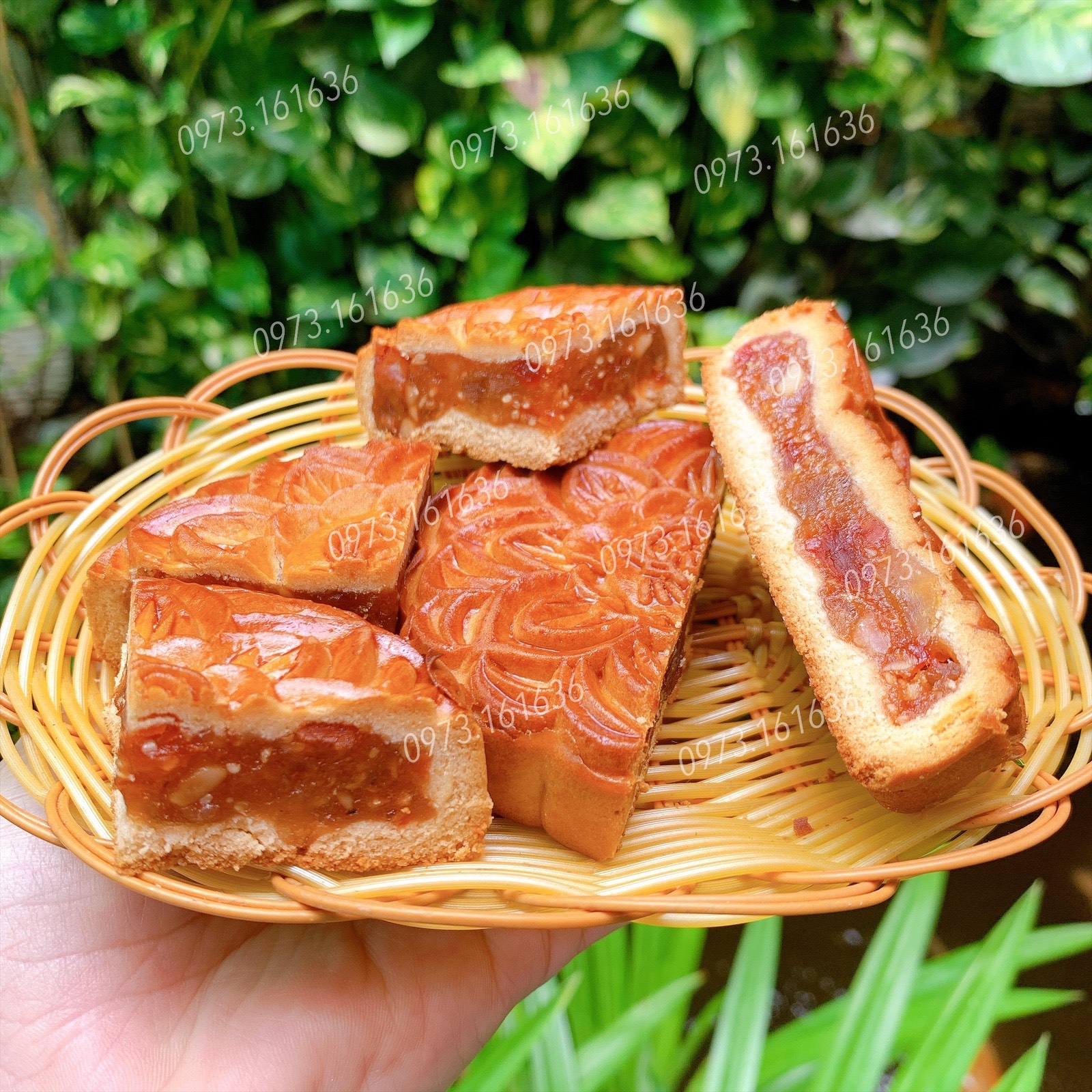 Bánh Trung Thu Thập Cẩm Tân Dân Lợi - Cây 04 bánh thập cẩm không trứng/500g/4 Bánh - Bao Date mới