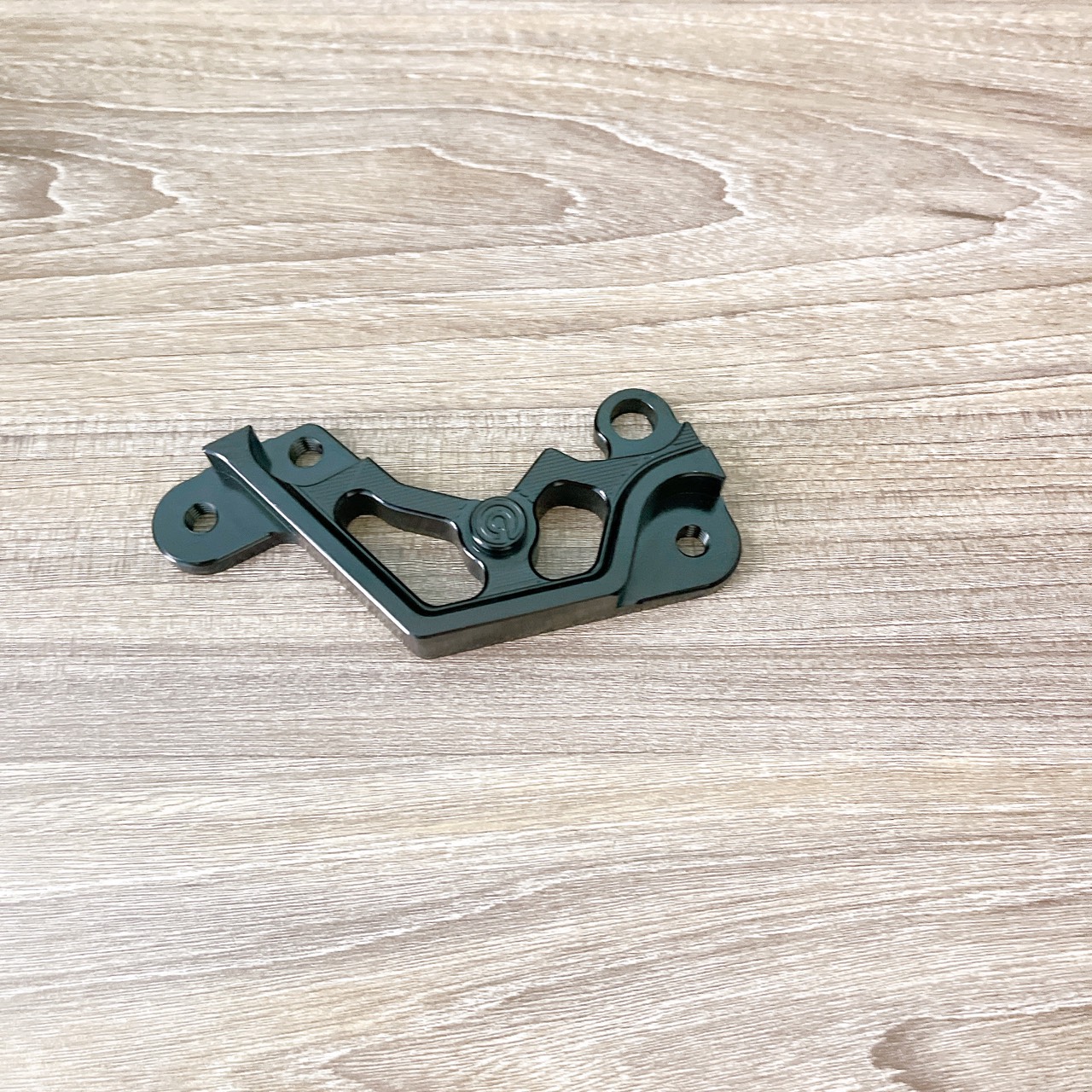Pass bas trước Winner v1 đĩa 260/267mm heo zin theo xe màu đen