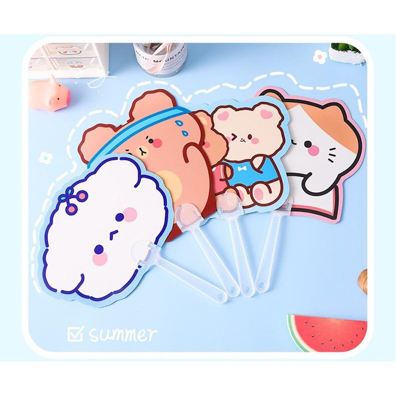 Quạt Nhựa Cầm Tay Họa Tiết Dễ Thương