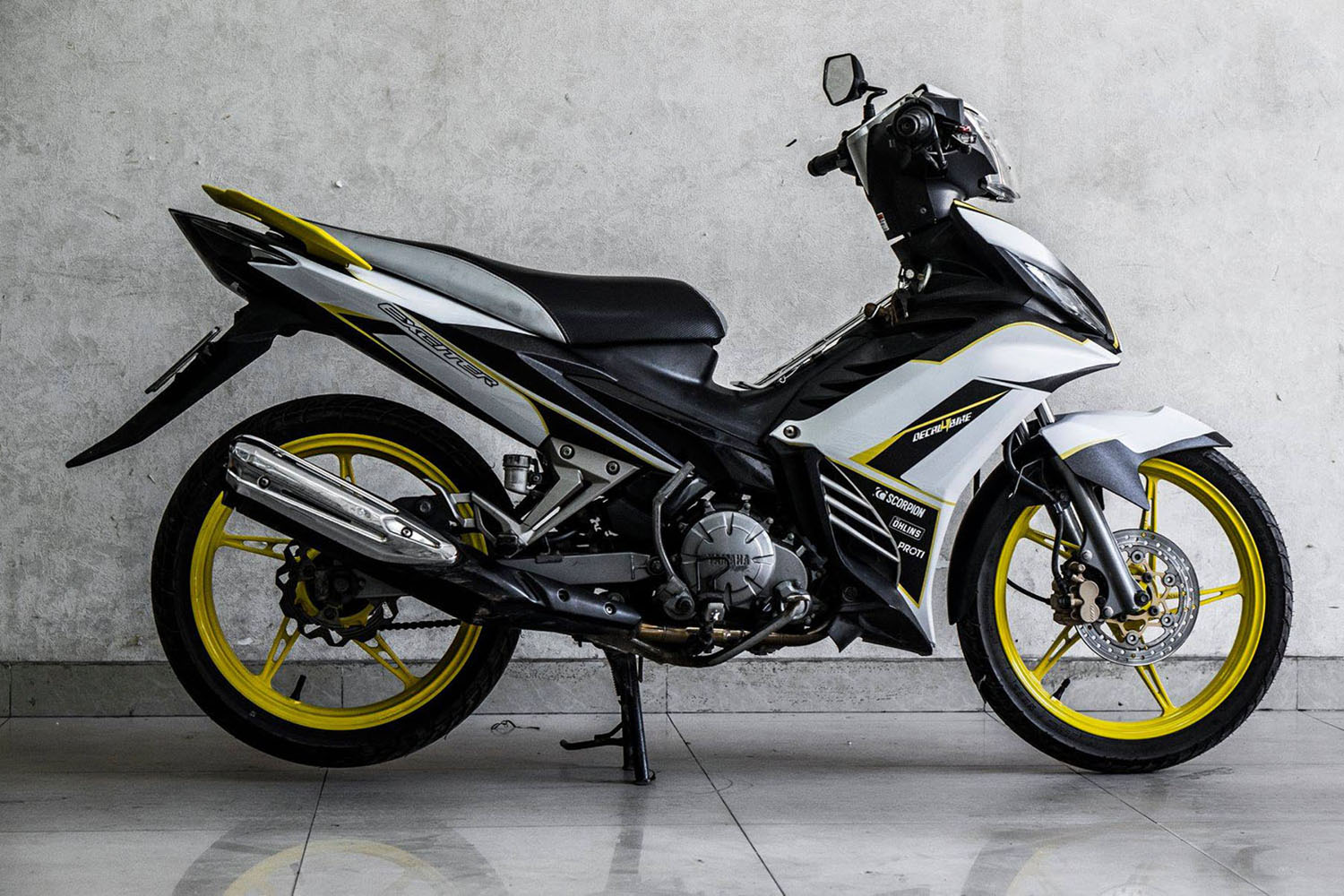 Tem trùm Exciter 135 Yellow Decal4bike