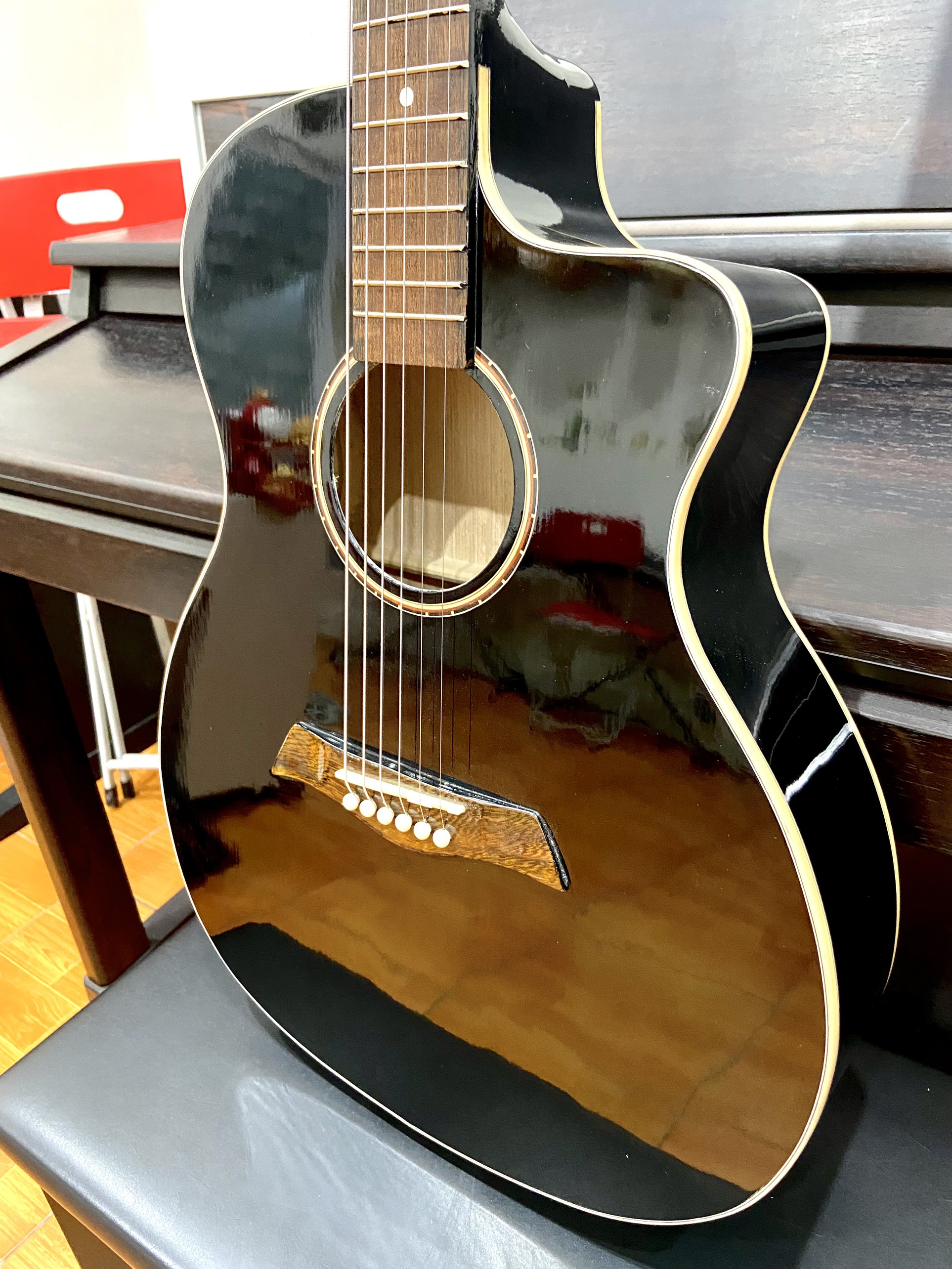 Đàn Guitar Acoustic QT-02A - có ty chỉnh cần