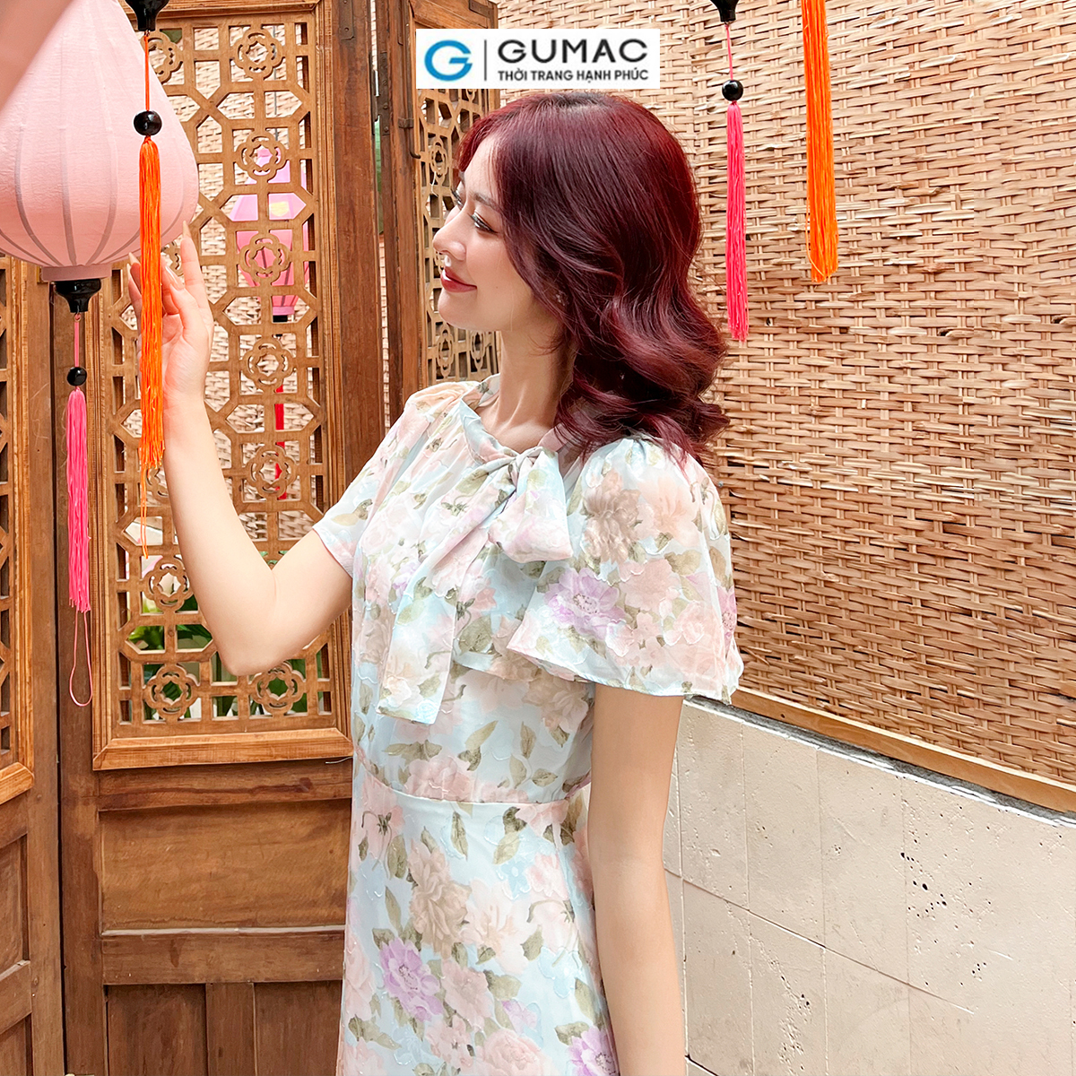 Đầm hoa thắt nơ cổ GUMAC DD09049