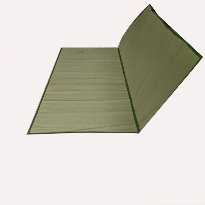 Chiếu cói sợi nhỏ Thái Bình viền vải, kích thước 1.95m x 1,5m