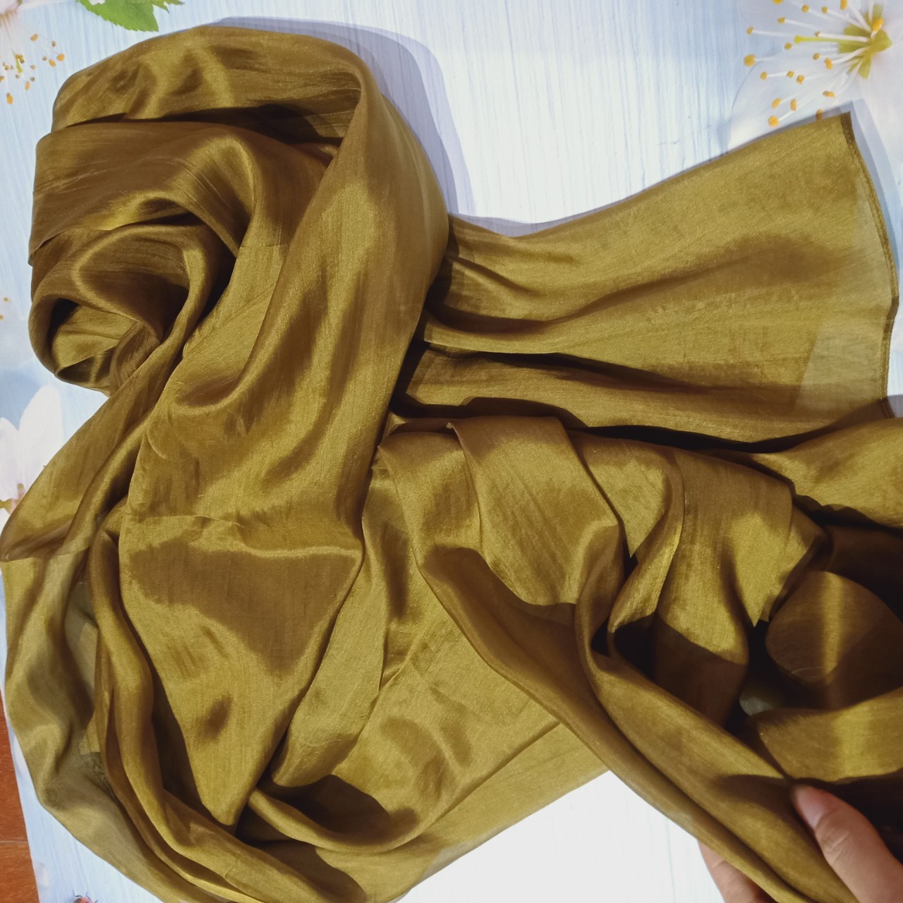Khăn quàng cổ 100% tơ tằm của làng nghề truyền thống