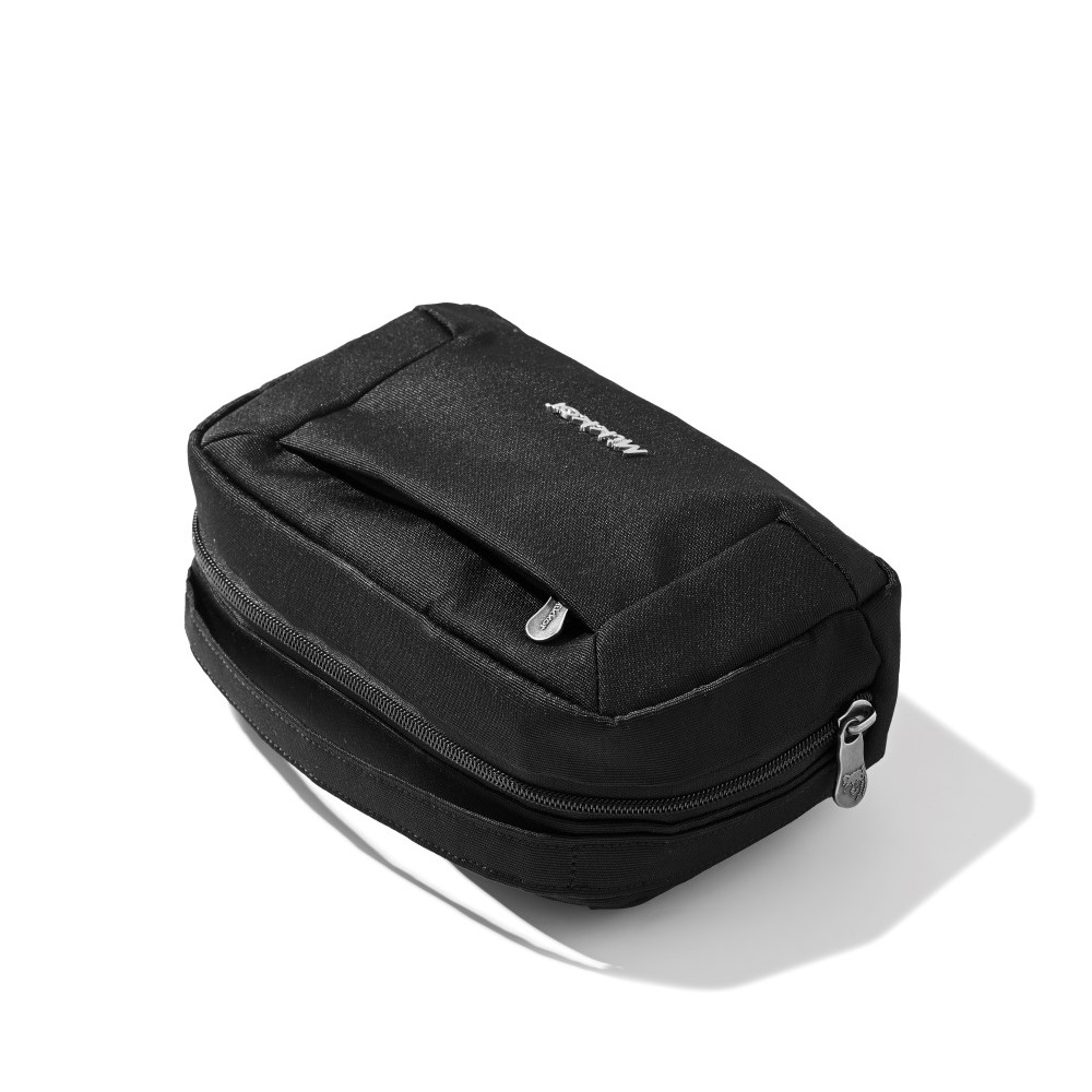 [HÀNG CHÍNH HÃNG] Túi phụ kiện Mikkor The Levi Tech Pouch rất nhiều ngăn để dây cáp sạc, tai nghe, pin dự phòng, chuột không dây, chất liệu vải polyester chống thấm nước bền và chắc chắn giúp bảo vệ thiết bị của bạn mọi lúc mọi nơi