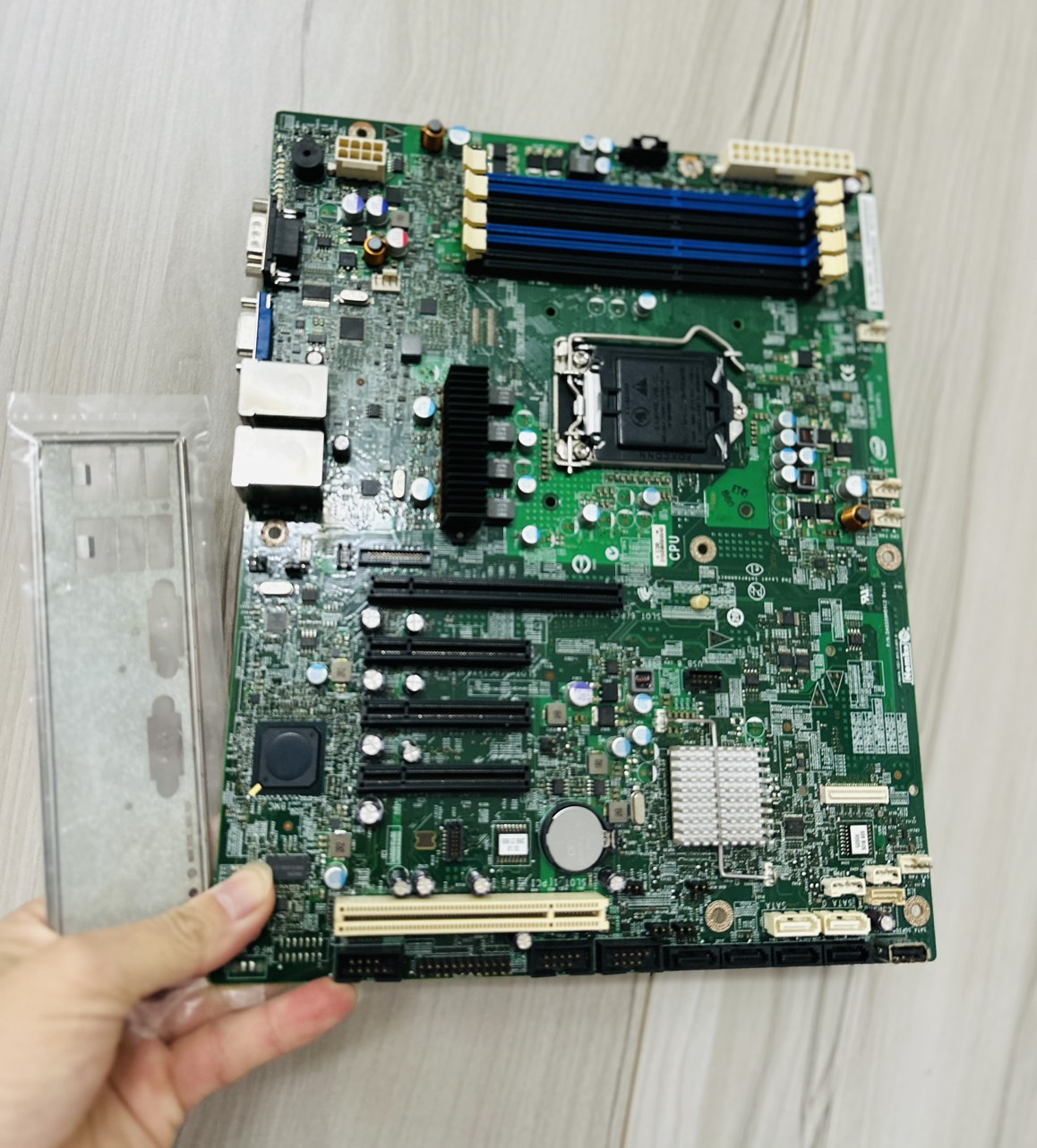 Bo Mạch Chủ intel server S1200BTS-SK 1155 - HÀNG CHÍNH HÃNG