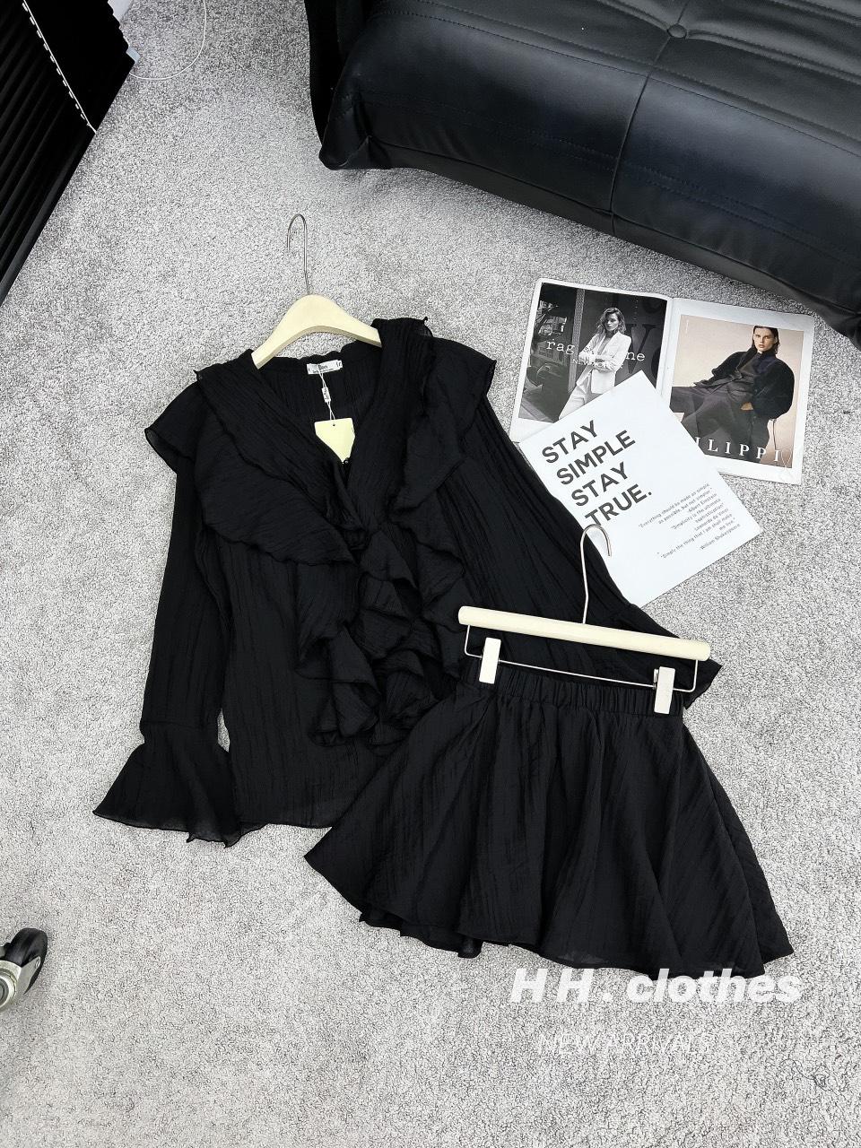 SET ĐI CHƠI, SET 2 MÓN ÁO TƠ BÈO XỐP TAY LOE PHỐI QUẦN ĐÙI CỰC KUTE