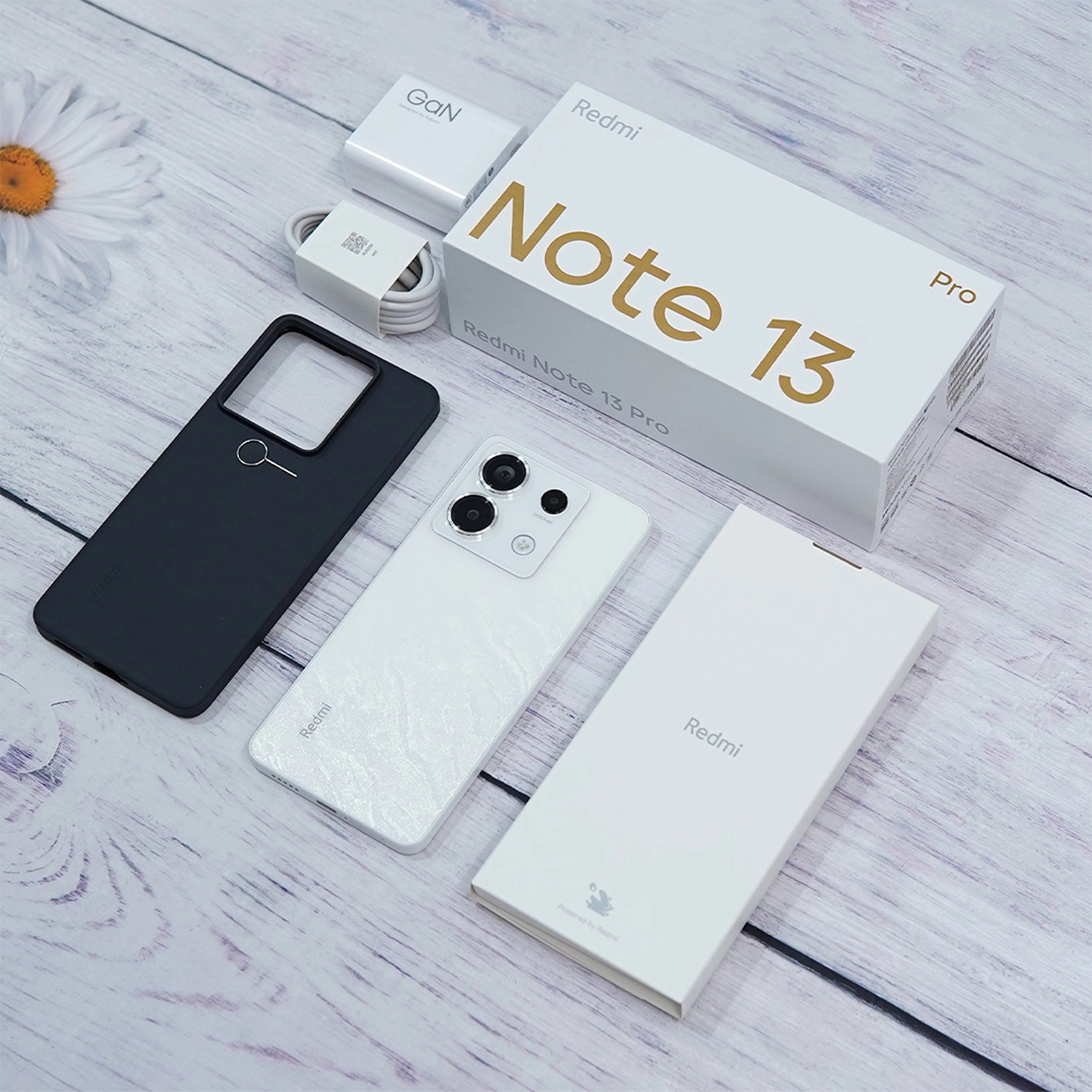 Điện Thoại Xiaomi Redmi Note 13 Pro 5G 8GB/128GB Snapdragon 7s Gen 2 , Màn OLED 120Hz, Rom Tiếng việt - Hàng nhập khẩu