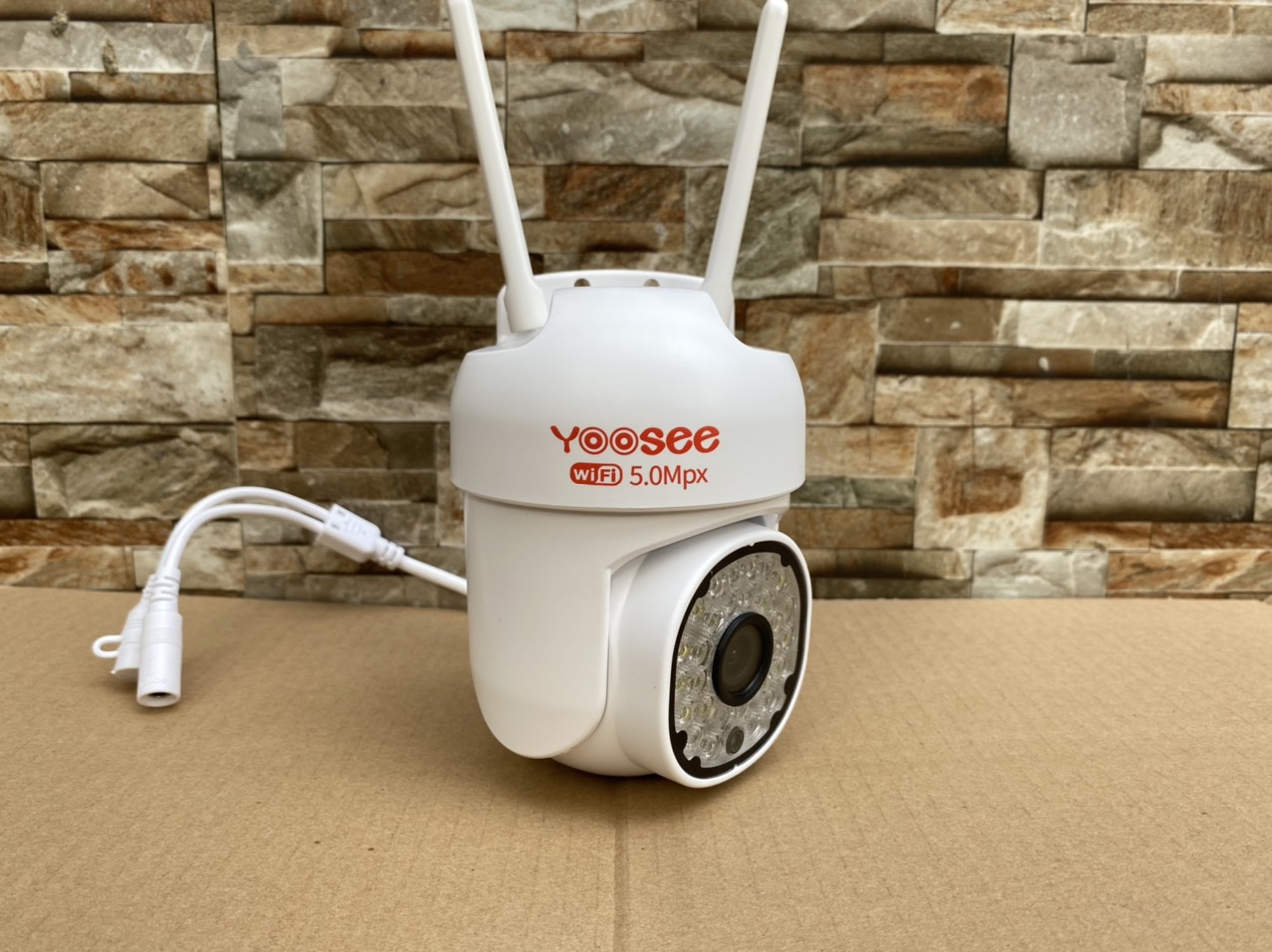 CAMERA YOOSEE PTZ ngoài trời xoay 360 độ- Full HD 10ban đêm có màu-chạy thẻ nhớ-bắt wifi- ghi âm đàm thoại- hàng chính hãng