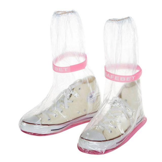 Giày đi mưa chất liệu bằng nilong bảo vệ đôi giày bạn không thấm ướt nước