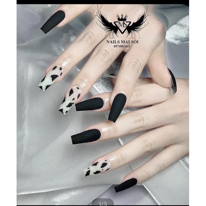 Nailbox thiết kế móng úp trắng đen