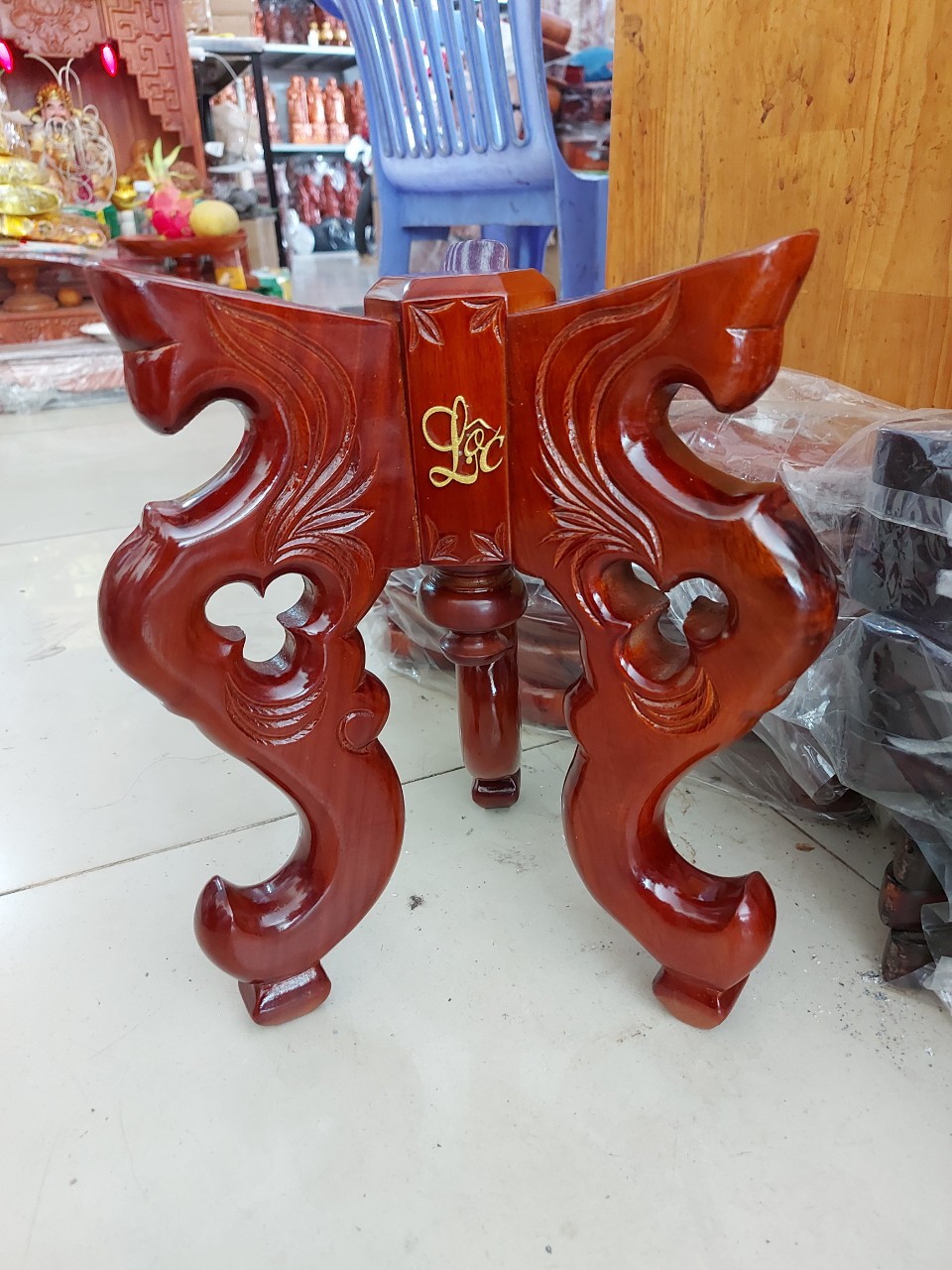 CHÒ GỖ TRÀM 3 CHÂN CHẠM HOẠ TIẾT + ĐĨA CHƯNG TRÁI CÂY BÀN THỜ