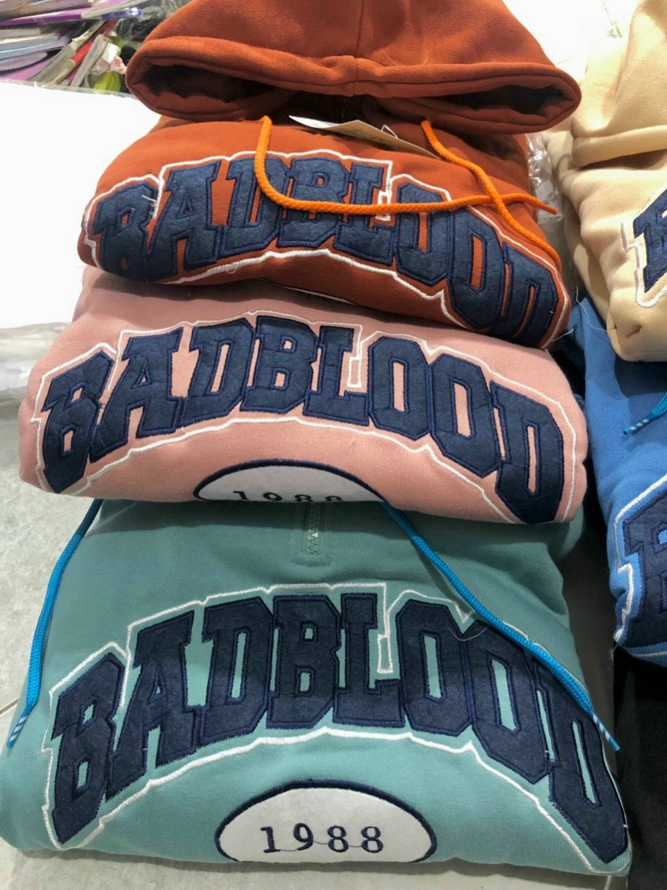 Áo Hoodie Bigsize &lt;80kg BADBLOOD (kèm ảnh thật ), ÁO KHOÁC HOODIE CHUI ĐẦU NỮ NỈ NGOẠI BADBLOOD DÀY DẶN ẤM ÁP MÀU KEM MÀU ĐEN CAO CẤP BABO SIÊU XỊN SÒ ĐỈNH CAO HOT HIT, HOÁC HOODIE BADBLOOD FORM ĐẠI