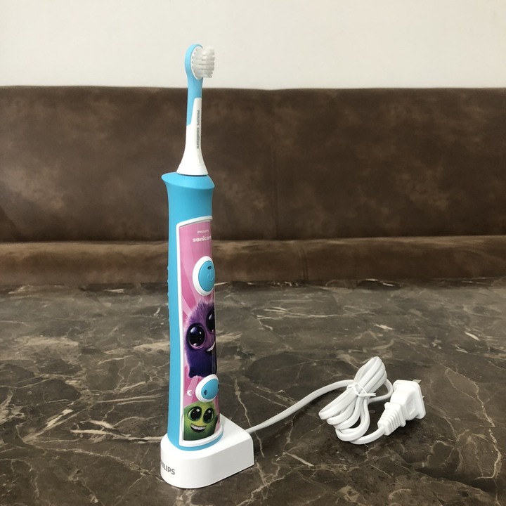 Bàn chải đánh răng điện trẻ em thương hiệu Philips HX6322/04 Sonicare For Kids - Kết nối ứng dụng thông minh - HÀNG NHẬP KHẨU