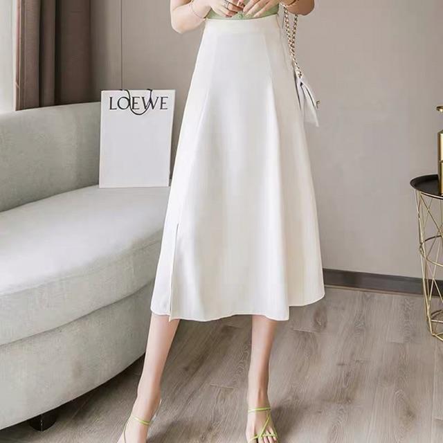 Chân váy xoè nhẹ sẻ trước dáng dài 70cm