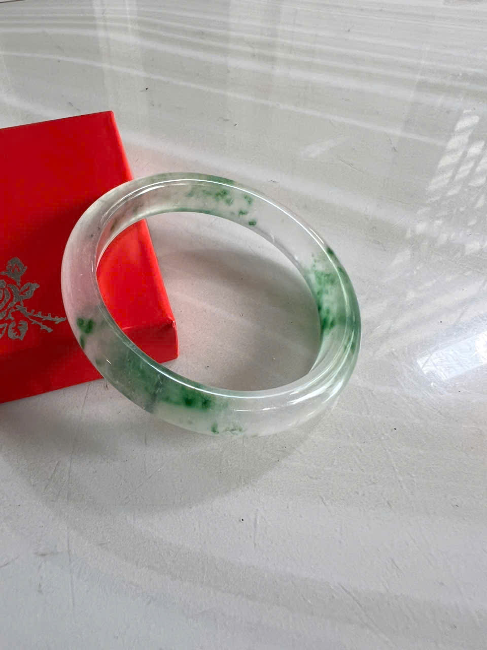 Vòng Tay Nữ Bản Hẹ Đá Mã Não DuLong Trắng Xanh Rong Biển 3 bên cân xứng Trong Bóng Đẹp Ni 56mm Cao 10mm Dầy 7mm Món quà tặng Nữ 53kg - 58kg đeo tay xinh rẻ đẹp ý nghĩa ạ