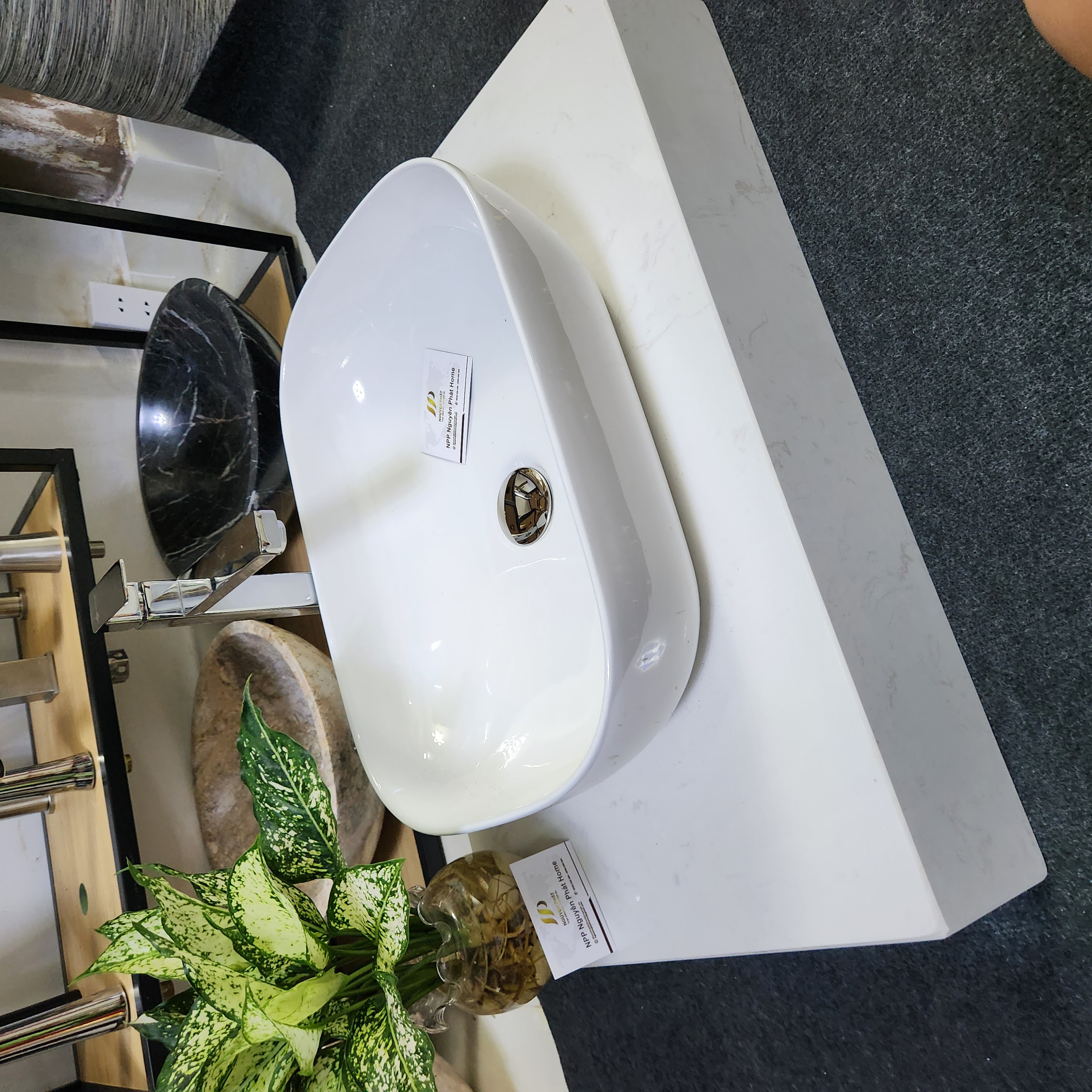 Lavabo sứ đặt bang nano tuyết cao cấp