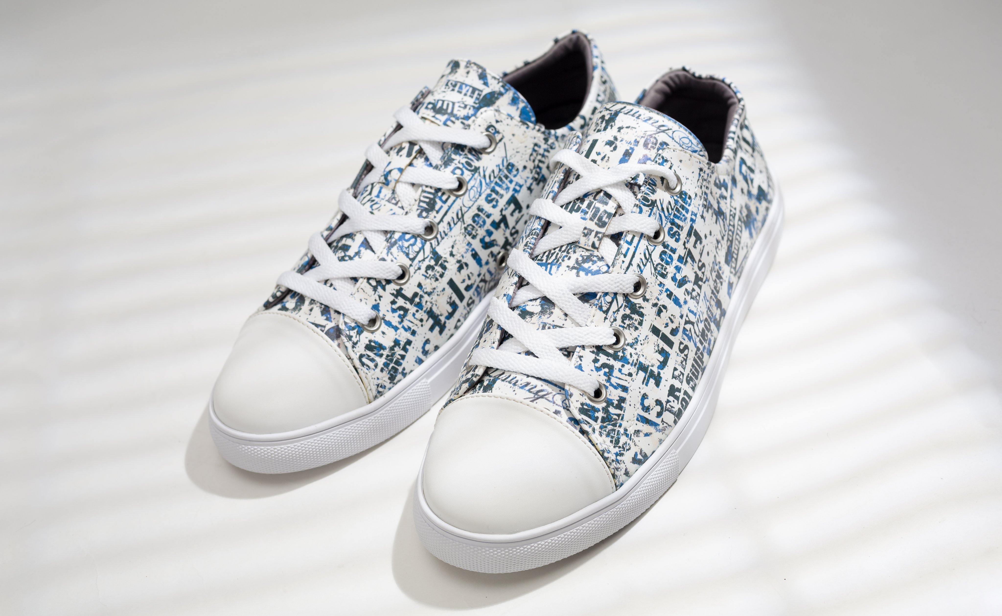 Giày Sneaker Unisex Thời Trang Bluestreet