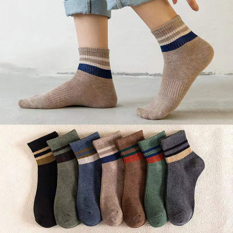 Combo 5 Vớ tất Nam Nữ kẻ 3 sọc cổ cao phong cách trẻ trung, năng động.