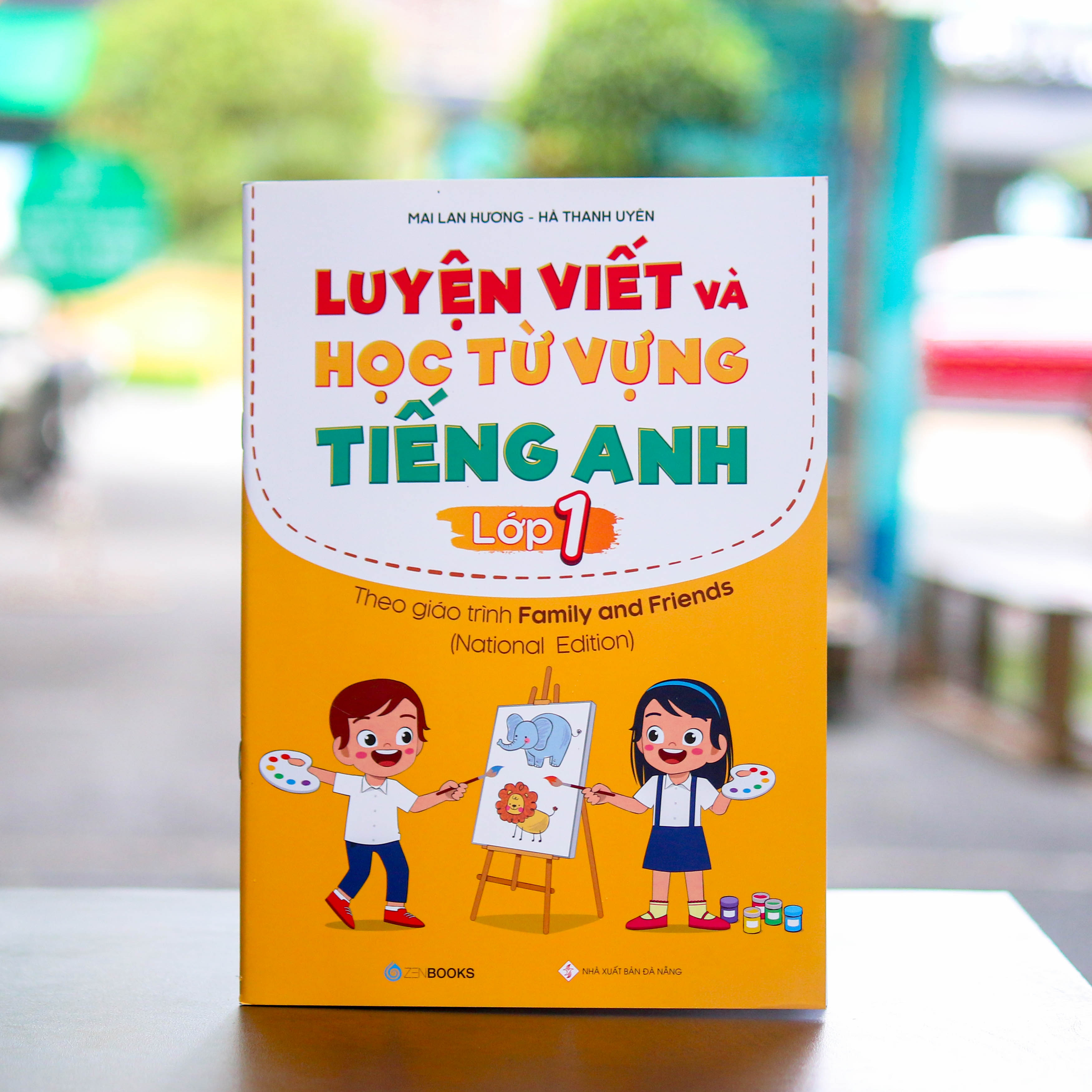 Sách - Luyện Viết Và Học Từ Vựng Tiếng Anh Lớp 1 Mai Lan Hương