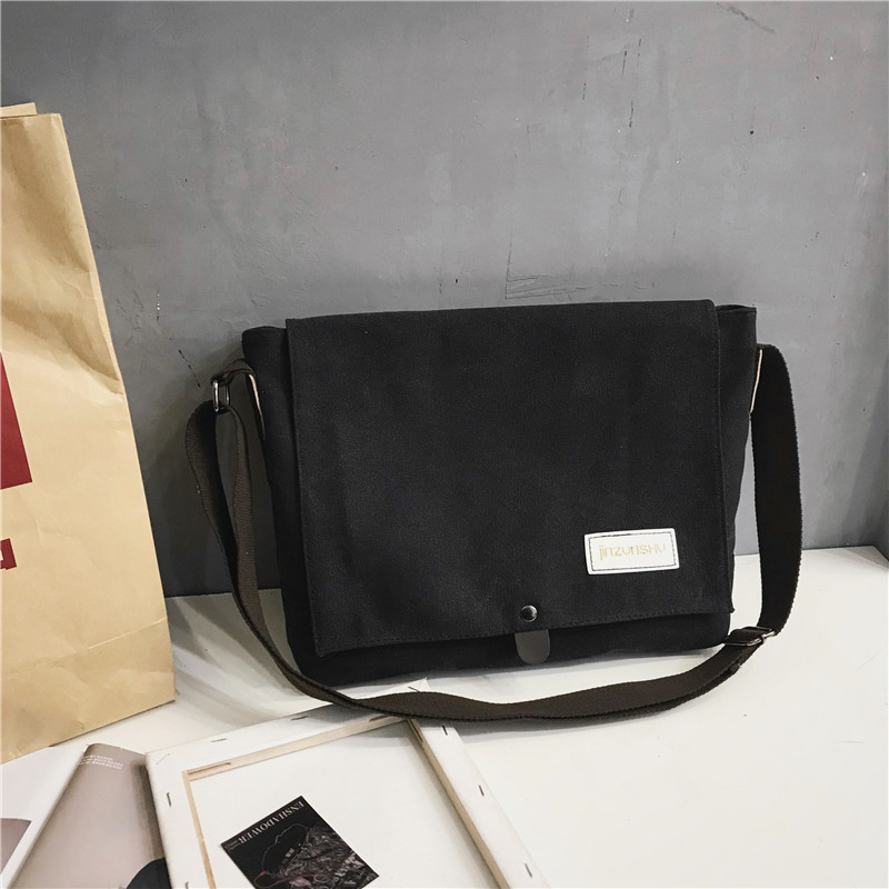 Túi đeo chéo nữ phong cách dễ thương – BEE GEE DCNU1092