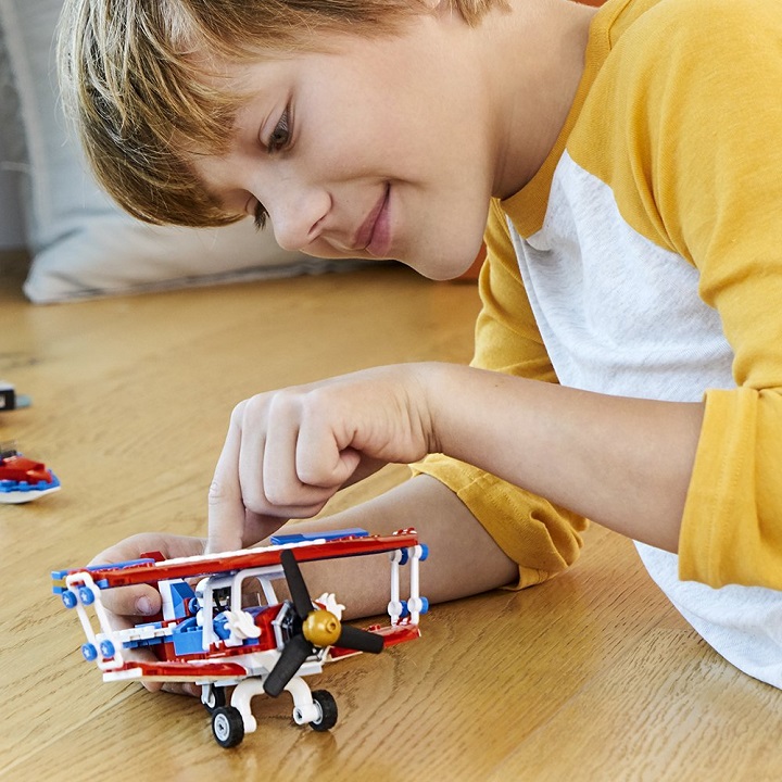 Bộ Lắp Ráp Phi Cơ Diễu Hành LEGO CREATOR 31076 (200 chi tiết)