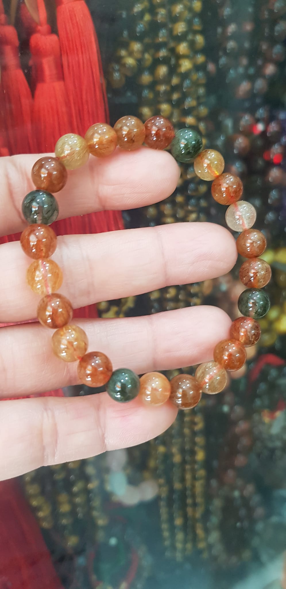 Vòng tay phong thuỷ may mắn đá thạch anh tóc tam tài màu bóng đẹp lắm size hạt vòng 8mm đá tự nhiên đeo tốt sức khoẻ, may mắn, tốt cho công việc đeo lên tay bóng đẹp màu rất xinh đẹp ạ