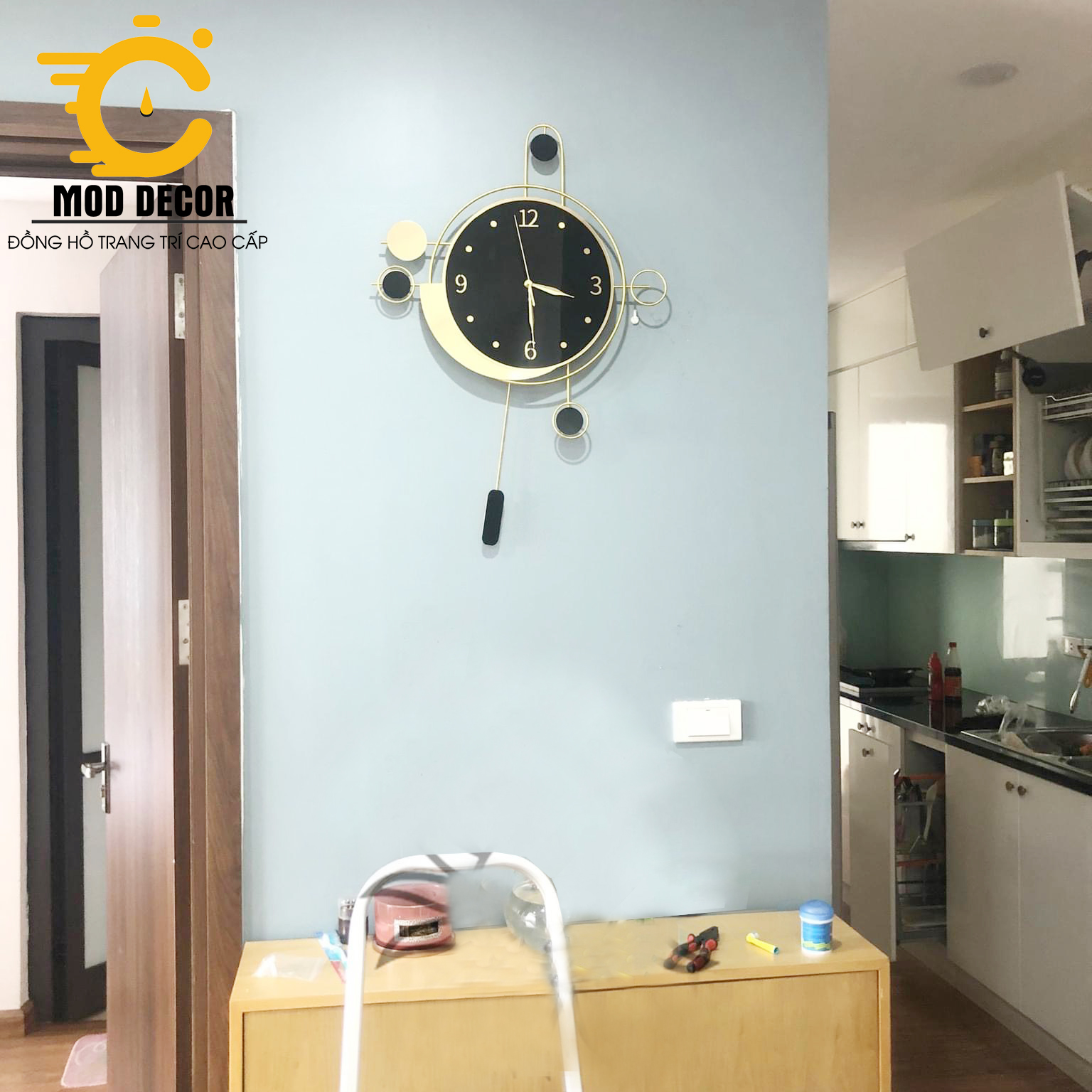 Đồng hồ treo tường kim trôi quả lắc 2173 cho phòng khách đẹp