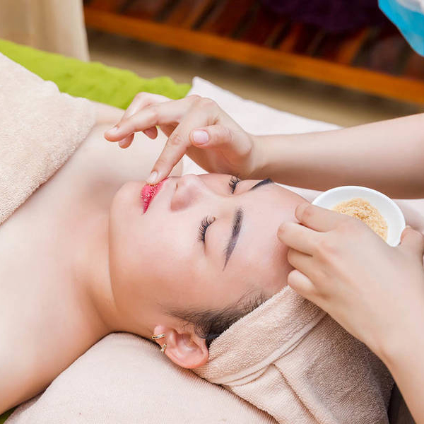 Hình ảnh Liệu Trình Massage Mặt Căng Da Kết Hợp Mặt Nạ Yến Mạch